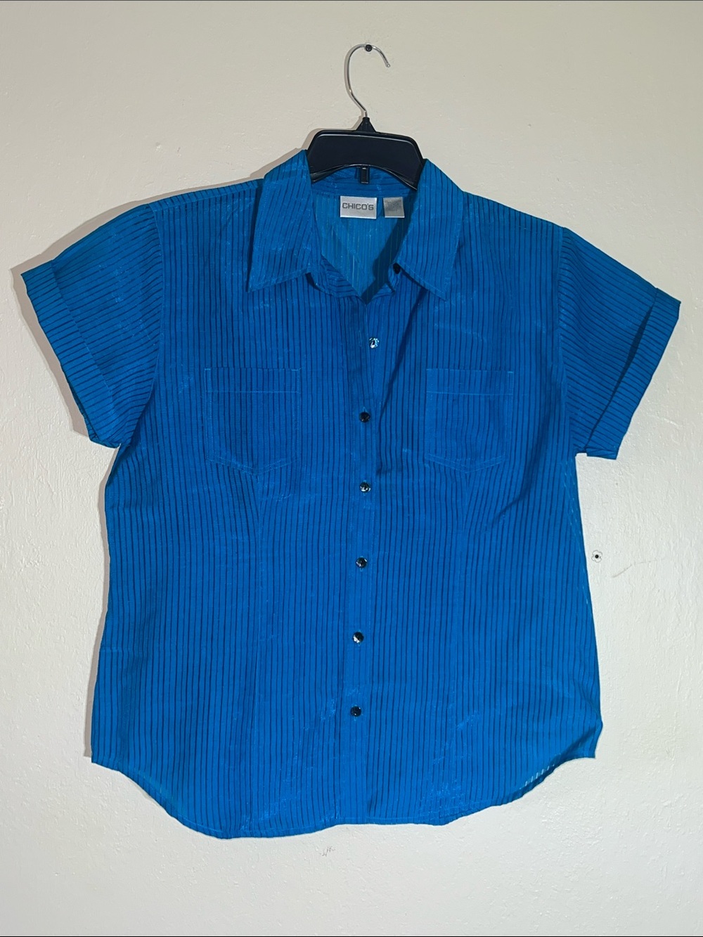 Chico's Short-Sleeve Button-Down Shirt in Bright Blue Size 2 (Large)